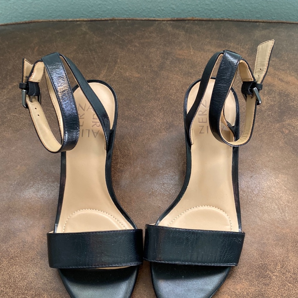 Naturalizer black sandals
